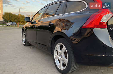 Универсал Volvo V60 2011 в 