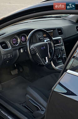 Универсал Volvo V60 2011 в 