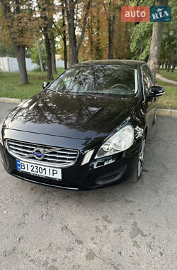 Универсал Volvo V60 2011 в 