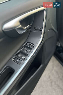 Универсал Volvo V60 2011 в 