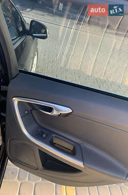 Универсал Volvo V60 2013 в 