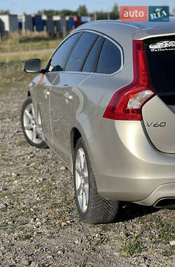 Универсал Volvo V60 2016 в 