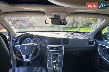Универсал Volvo V60 2011 в Маневичах