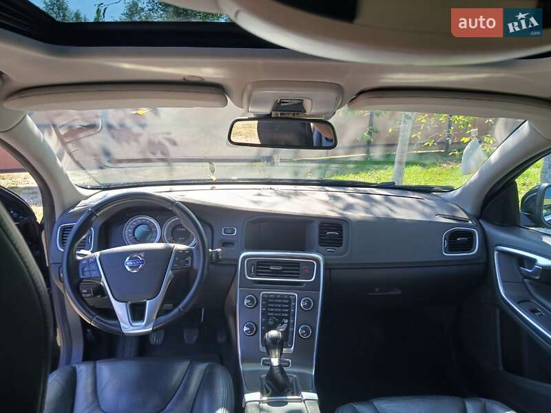 Volvo V60 2011
