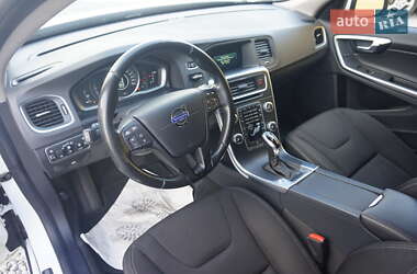Универсал Volvo V60 2015 в 