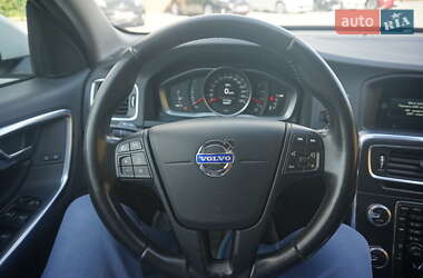 Универсал Volvo V60 2015 в 