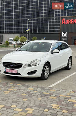 Универсал Volvo V60 2012 в 