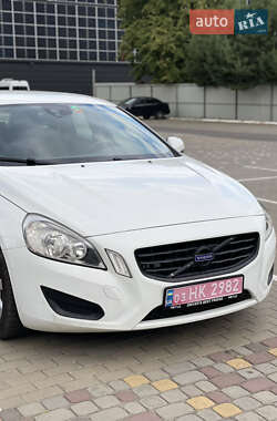 Универсал Volvo V60 2012 в 