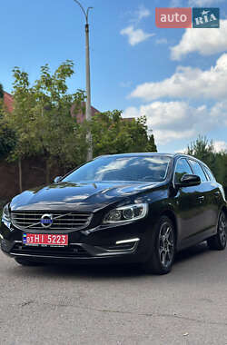 Универсал Volvo V60 2015 в 