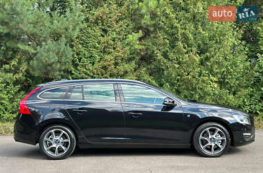 Универсал Volvo V60 2015 в 
