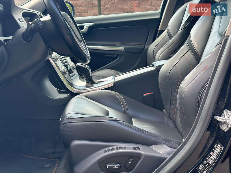 Універсал Volvo V60 2015 в Рівному