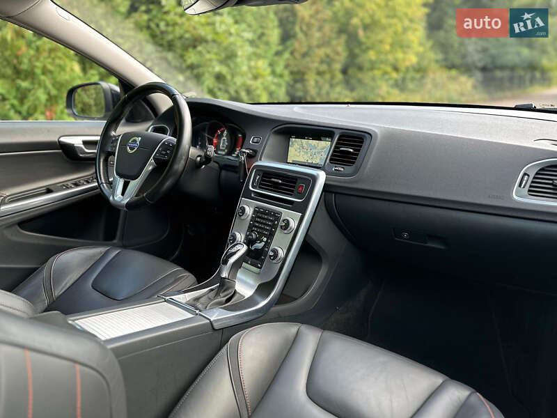 Універсал Volvo V60 2015 в Рівному