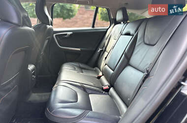 Универсал Volvo V60 2015 в 