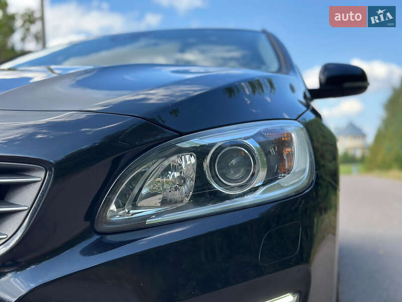 Універсал Volvo V60 2015 в Рівному