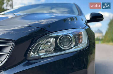 Универсал Volvo V60 2015 в 