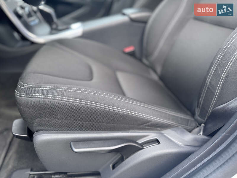 Универсал Volvo V60 2016 в Киеве фото 22 Универсал Volvo V60 2016 в Киеве