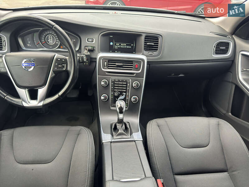 Универсал Volvo V60 2016 в Киеве фото 33 Универсал Volvo V60 2016 в Киеве