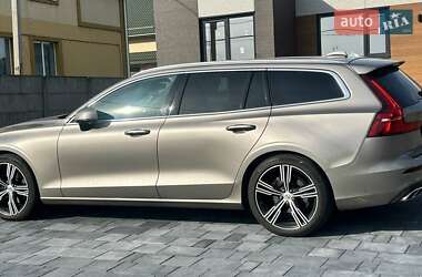 Универсал Volvo V60 2021 в 