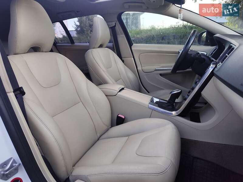Универсал Volvo V60 2014 в Киеве фото 12 Универсал Volvo V60 2014 в Киеве