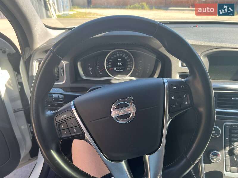Універсал Volvo V60 2015 в Полтаві