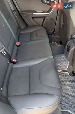 Универсал Volvo V60 2012 в 