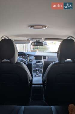 Универсал Volvo V60 2012 в 