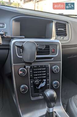 Универсал Volvo V60 2012 в 