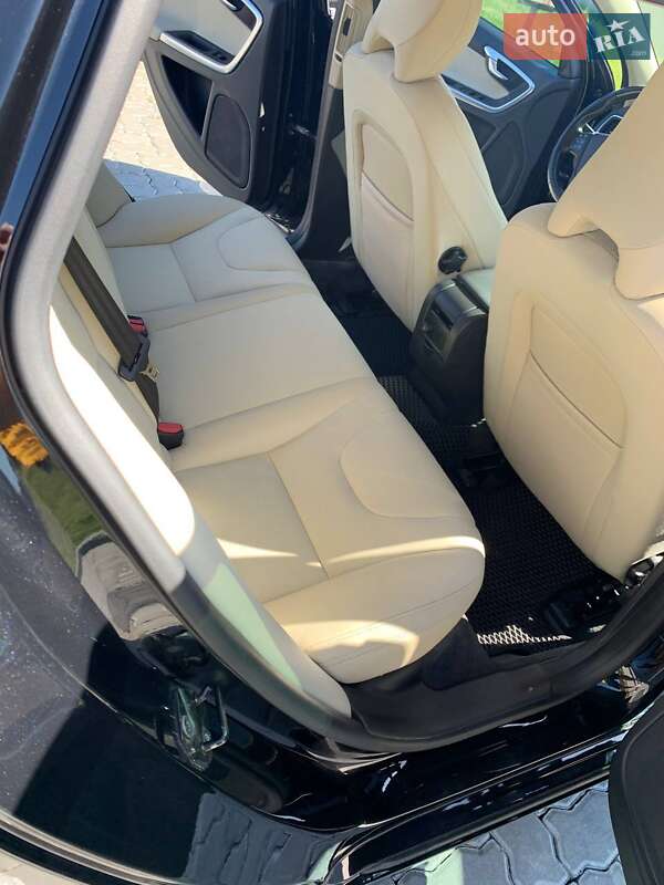 Универсал Volvo V60 2011 в Дрогобыче