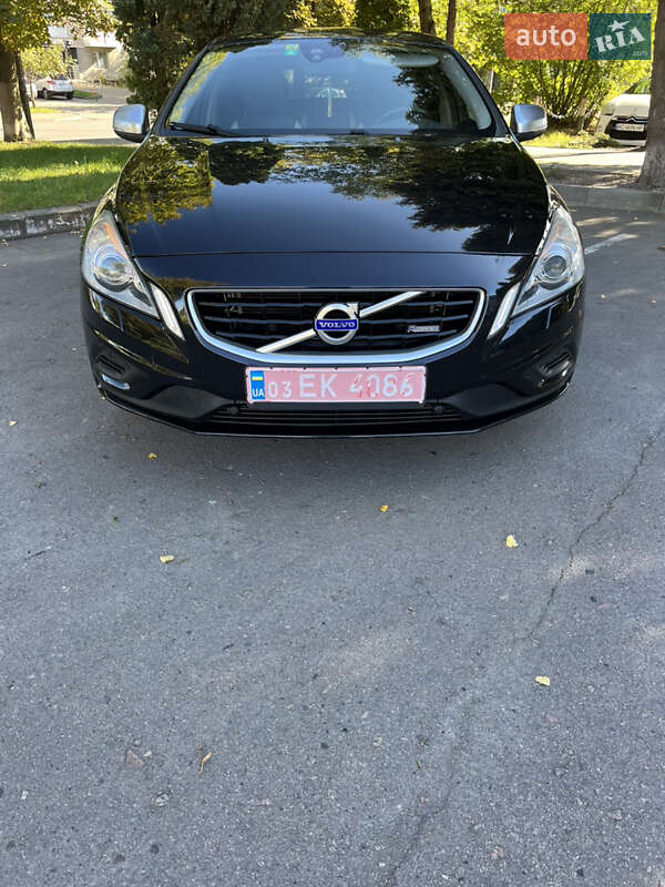 Универсал Volvo V60 2011 в Луцке