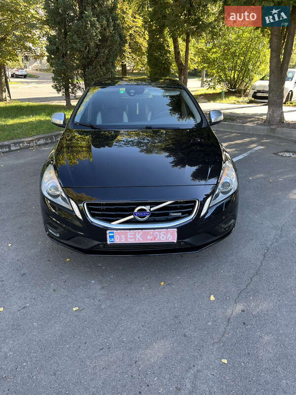 Универсал Volvo V60 2011 в Луцке