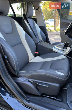 Универсал Volvo V60 2011 в 