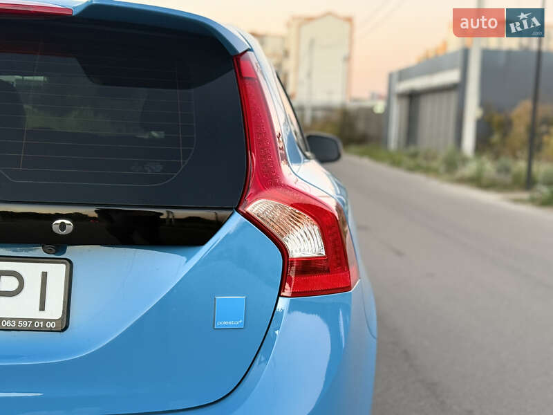 Универсал Volvo V60 2016 в Киеве фото 18 Универсал Volvo V60 2016 в Киеве