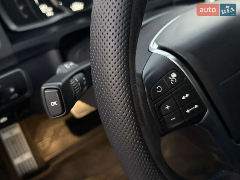 Универсал Volvo V60 2016 в Киеве фото 36 Универсал Volvo V60 2016 в Киеве