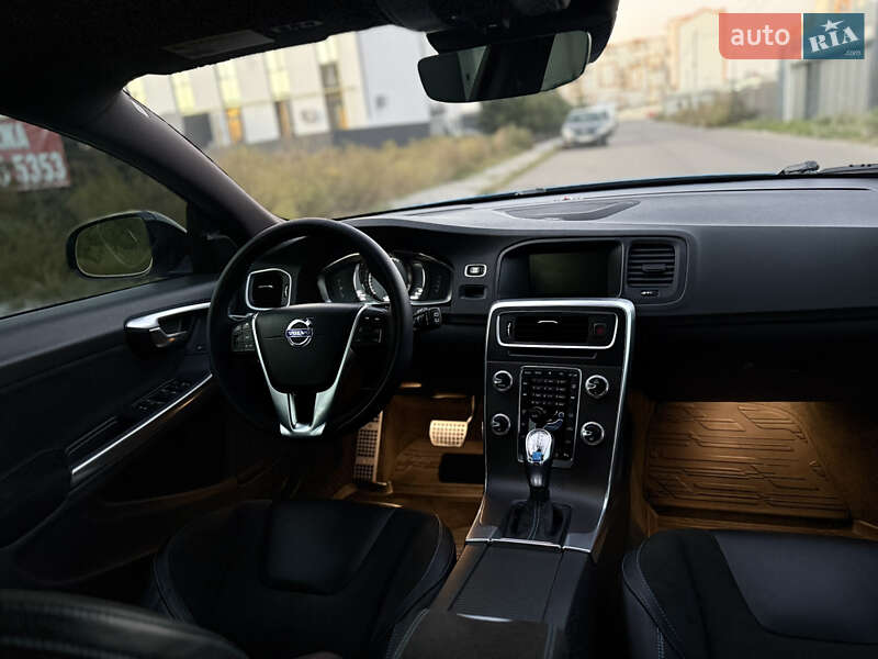 Универсал Volvo V60 2016 в Киеве фото 47 Универсал Volvo V60 2016 в Киеве
