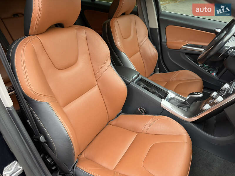 Универсал Volvo V60 2015 в Полтаве