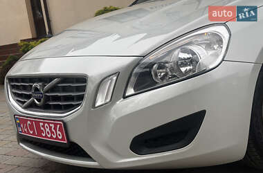 Универсал Volvo V60 2012 в 