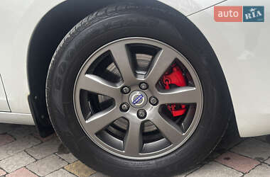 Универсал Volvo V60 2012 в 