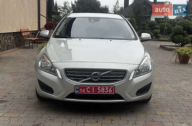 Универсал Volvo V60 2012 в 