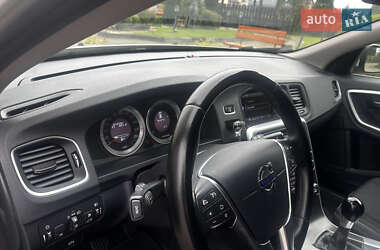 Универсал Volvo V60 2012 в 