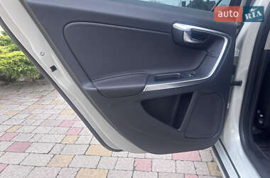 Универсал Volvo V60 2012 в 