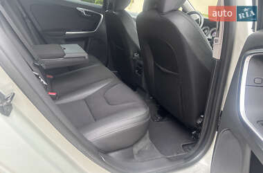 Универсал Volvo V60 2012 в 