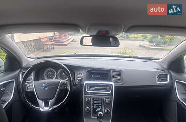 Универсал Volvo V60 2012 в 