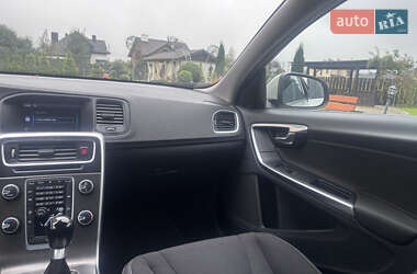 Универсал Volvo V60 2012 в 