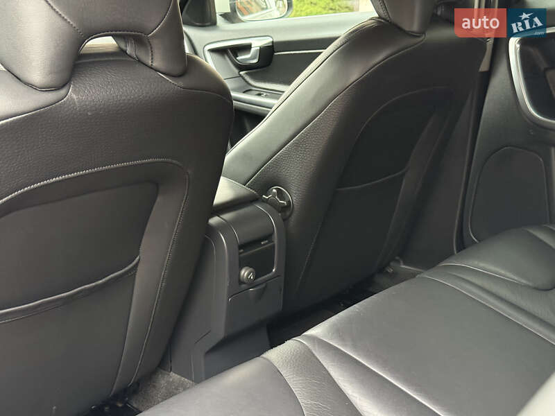 Универсал Volvo V60 2011 в Стрые
