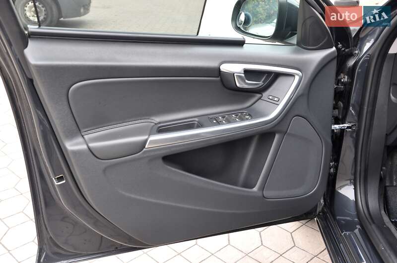 Универсал Volvo V60 2015 в Львове