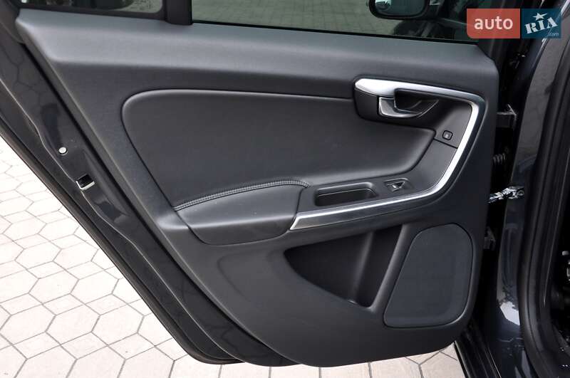 Универсал Volvo V60 2015 в Львове
