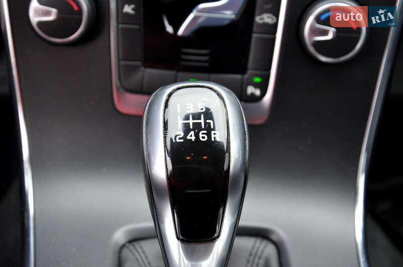 Универсал Volvo V60 2015 в Львове