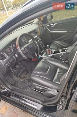 Универсал Volvo V60 2011 в 