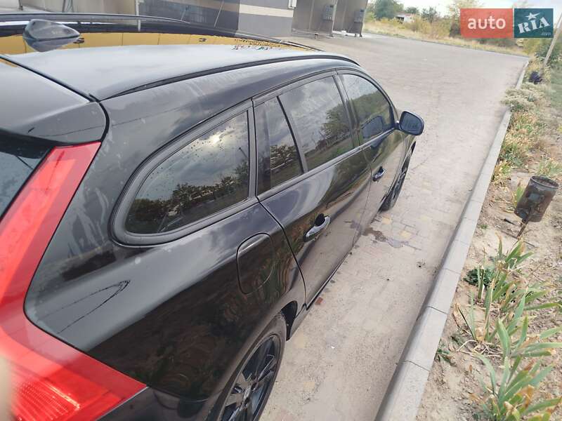 Универсал Volvo V60 2011 в Николаеве