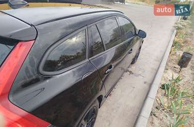 Универсал Volvo V60 2011 в 